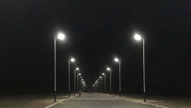 solar street light with photovoltaic panel and LED fixture