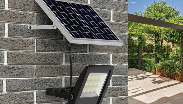 High-efficiency solar flood light