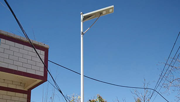 easy-to-install solar street light