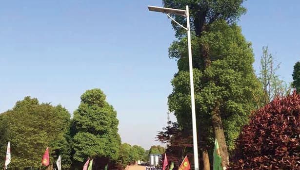 Different wattage solar street lights comparison in rural village project