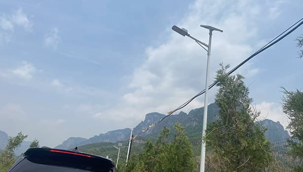 Solar street lights at the appropriate height for pedestrian