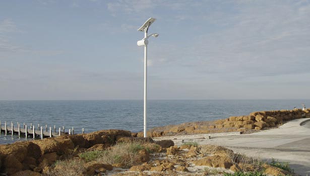 Solar street lights in windy area, with wind-resistant bracket design