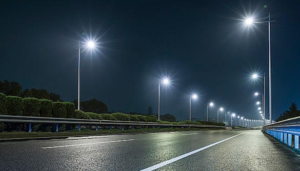 Directional lighting solar street light