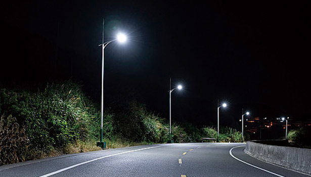 Warm-color lighting solar street light