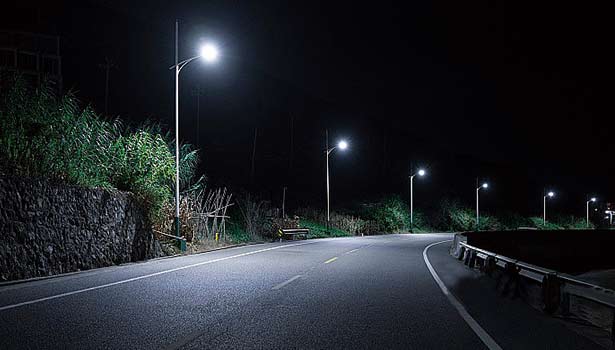 solar-street-light-with-CCTV-camera