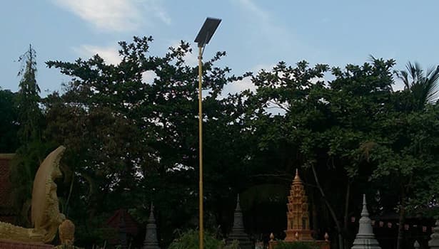solar powered street lights